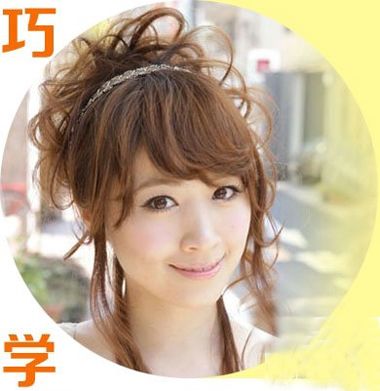 低盘发蓬松慵懒发型,长卷发怎么盘发简单好看