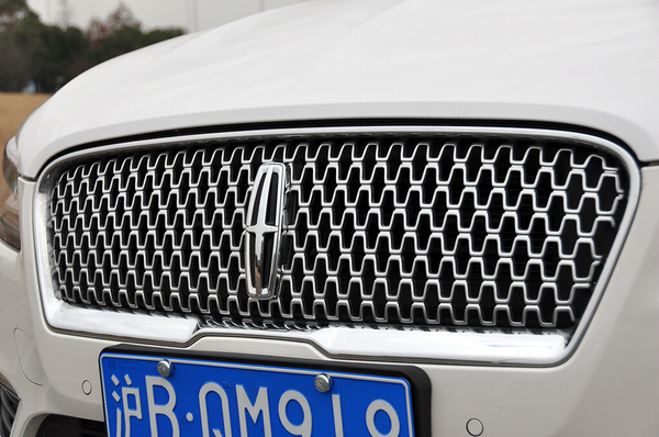 试驾林肯mkz视频,林肯mkz对比bba