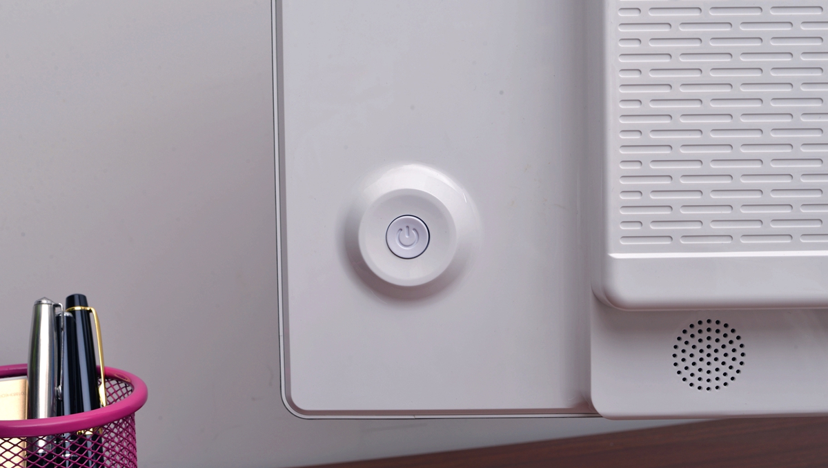 未到年二十八就扫除，晒一下我书房用的主力电脑