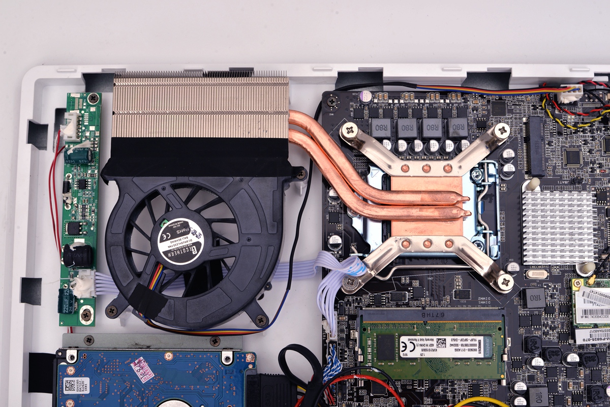 未到年二十八就扫除，晒一下我书房用的主力电脑