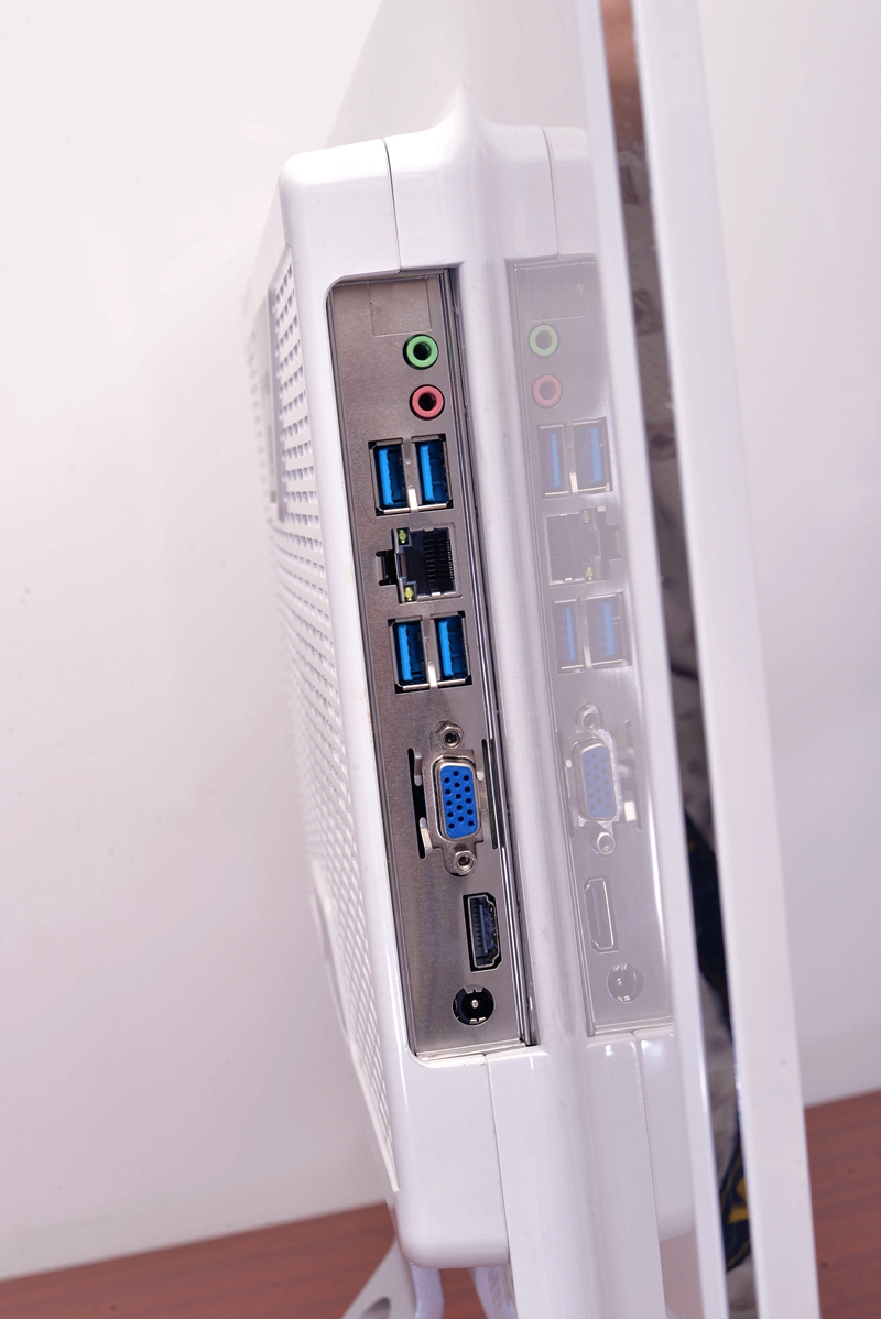 未到年二十八就扫除，晒一下我书房用的主力电脑