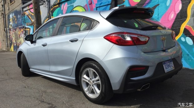 科鲁兹两厢版值得买吗,科鲁兹两厢版实拍