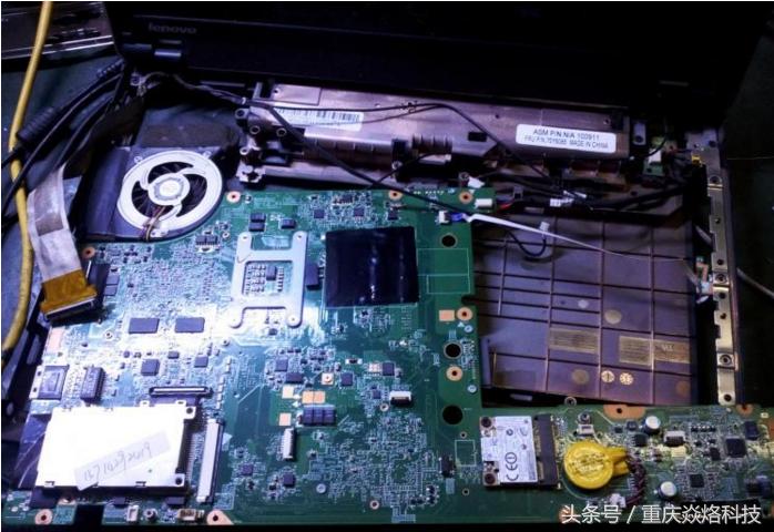 联想e40开机不显示风扇一直在转,联想e40正常启动但显示器不亮