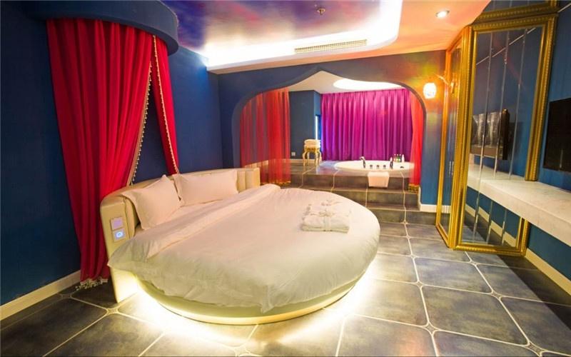 羞羞收藏，带着爱人去一家浪漫的情侣酒店，让爱情再一次发酵吧