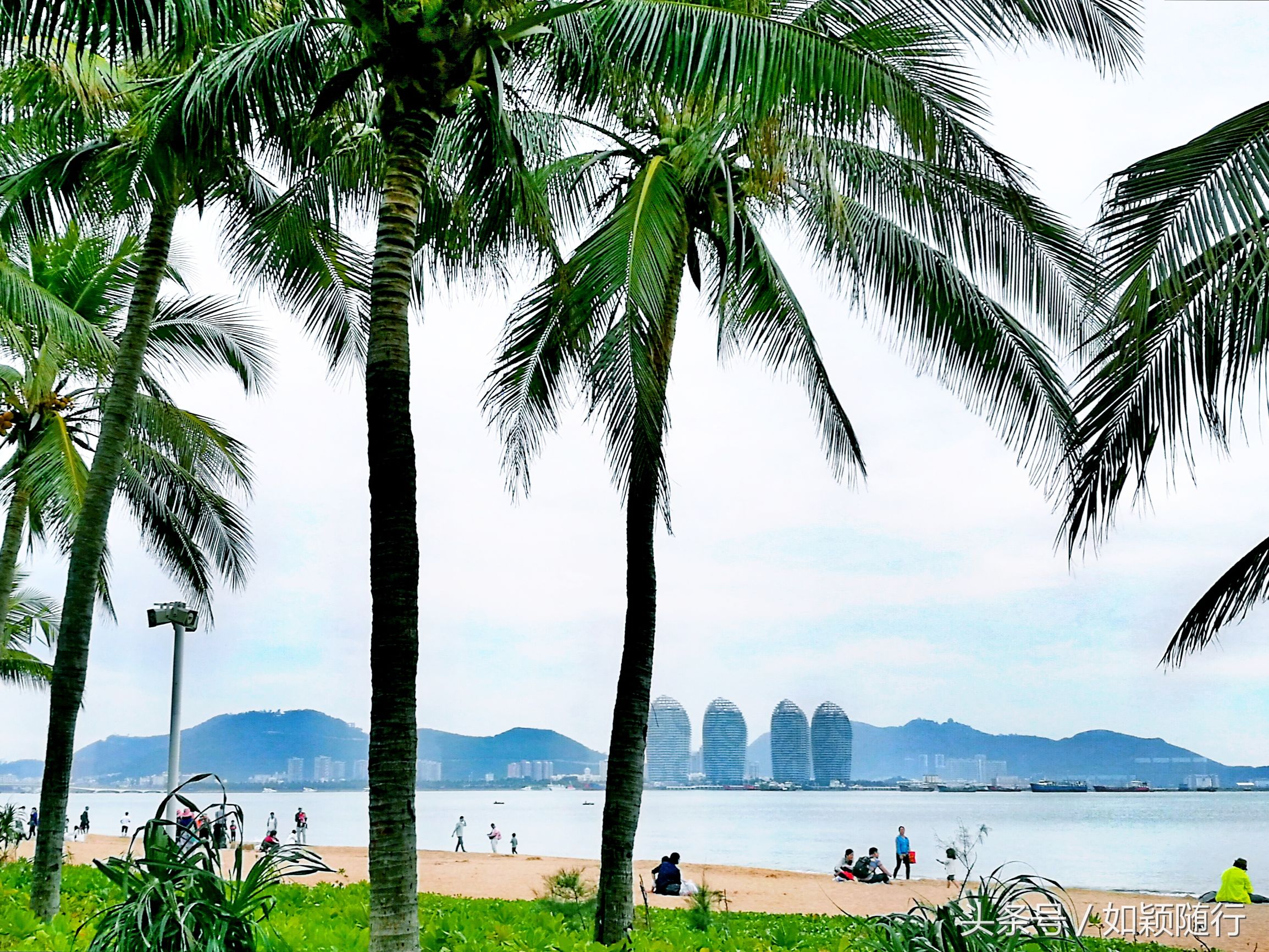 三亚地标美丽凤凰岛,三亚的凤凰岛与海花岛