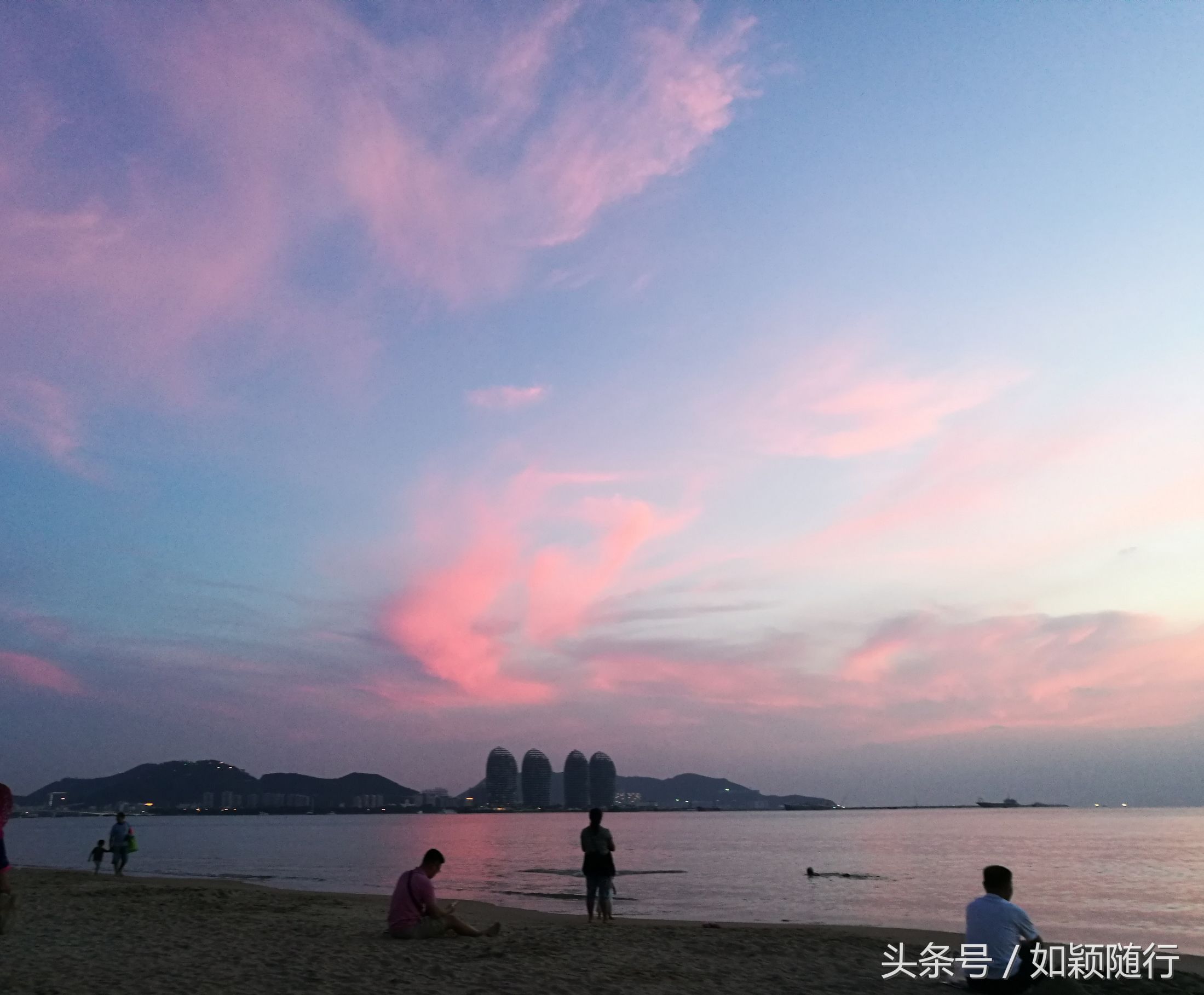三亚地标美丽凤凰岛,三亚的凤凰岛与海花岛