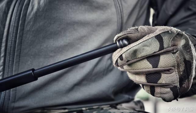 机械棍防身,狭小空间防身机械甩棍