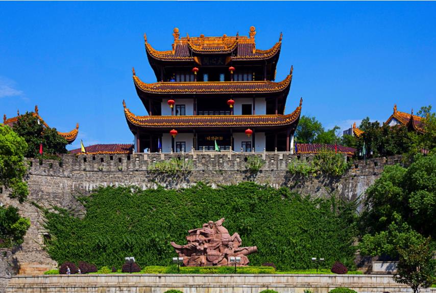 滕王阁黄鹤楼谁是三大名楼,中国四大名楼黄鹤楼历史最悠久