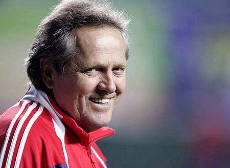 中国足球对卡马乔的评价,米卢阿里汉卡马乔佩兰里皮