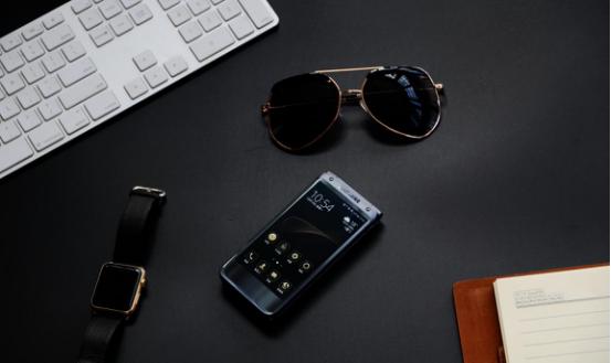 三星w2017心系天下第九代旗舰版,三星w2017心系天下当时价格