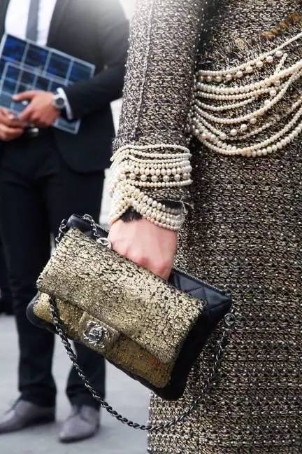 春节发货快递不保证时效,春节快递不打烊年货准时送您家