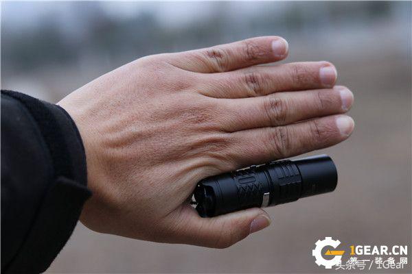 全球领先的高端照明品牌,防身专家,凯瑞兹XT1C测试