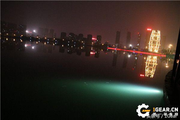 全球领先的高端照明品牌,防身专家,凯瑞兹XT1C测试