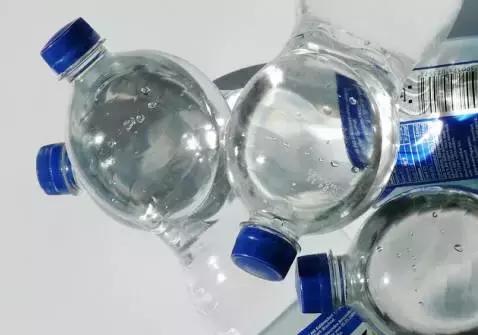 坐飞机注意事项及携带物品一览表,坐飞机干货能随身携带吗