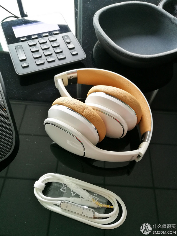 有颜值,有实力否?三星LevelOn头戴式耳机