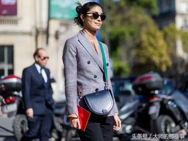 王菲包实际叫什么包,王菲04年隐退后多久复出的