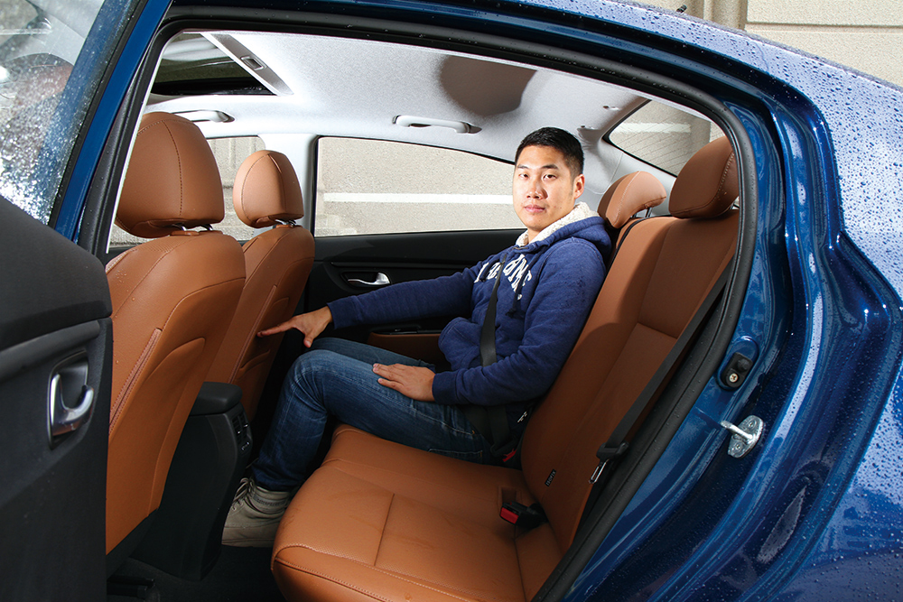 11款起亚k2自动挡1.6试驾,东风悦达起亚k2试驾视频