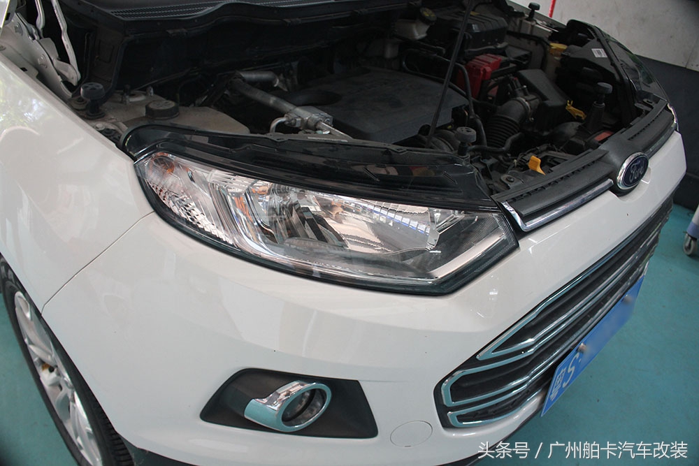 福特翼搏的灯光使用图片,福特翼搏大灯灯光一边高一边低