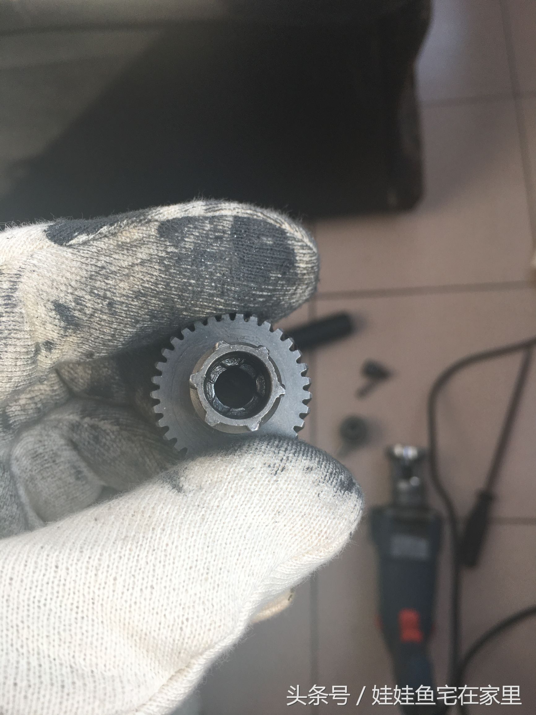 高仿博世轻型电锤全部拆解视频,正品博世电锤28d与高仿区别图片