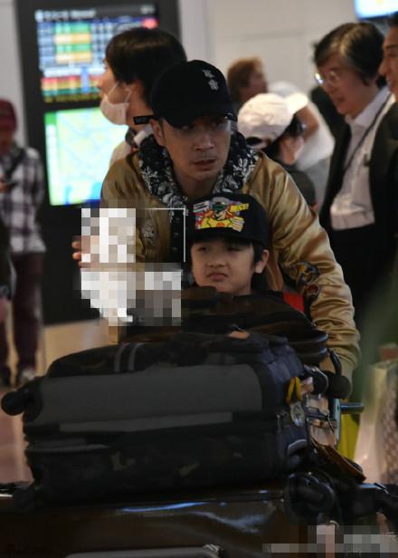 贝儿杨阳洋费曼摘菠萝,爸爸去哪儿贝儿杨阳洋费曼