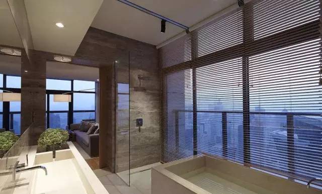 卫生间有帘子遮挡吗,卫生间窗户自带窗帘