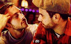 如果你有许多异性朋友的话,如果你有两个异性朋友