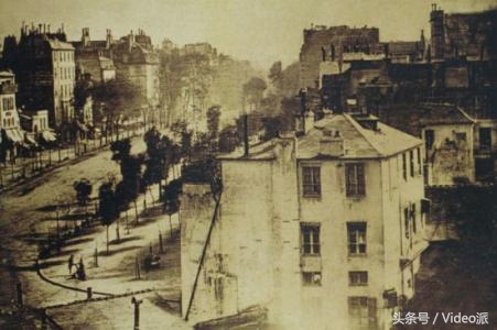 一台相机同时最多可以配多少个镜头？答案是最少十二个！