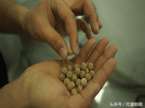 很多大明星都是大良这家店的粉丝，50杯明星同款奶茶免费送！