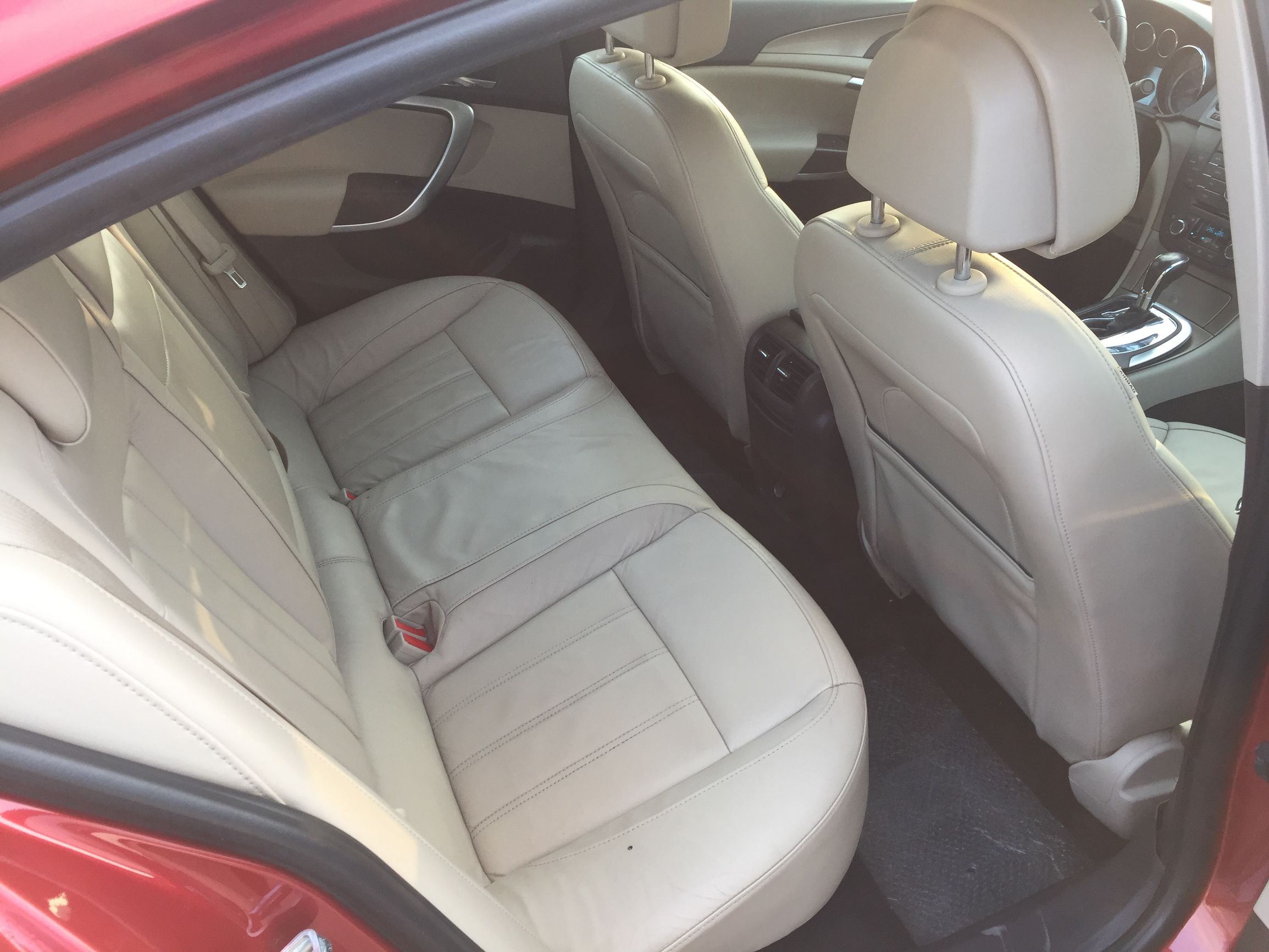 大众cc对比,18君威和18cc哪个更值得买