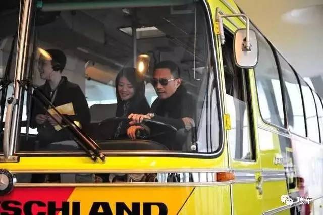 张涵予疯狂飙车 (张涵予驾驶舱视频)