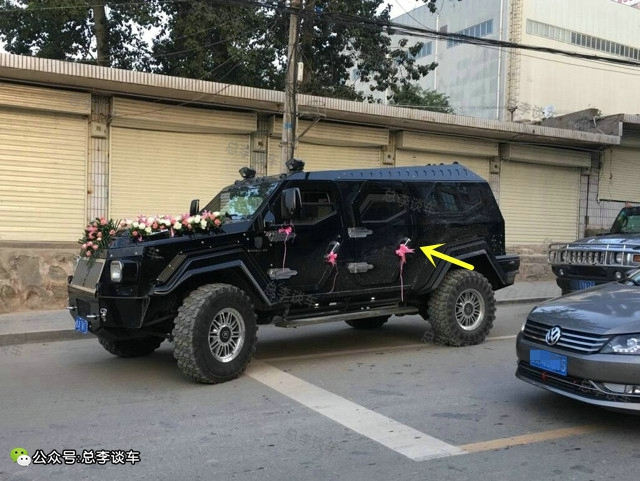女子开千万防弹车,这车接新娘真霸气,国内罕见婚车