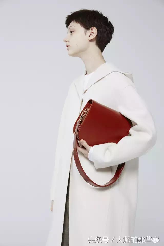 王菲包实际叫什么包,王菲04年隐退后多久复出的