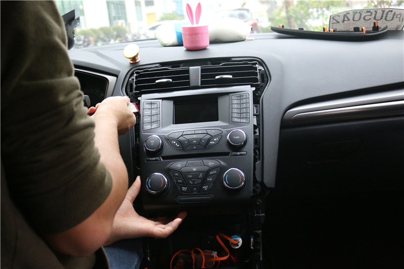 17款新蒙迪欧改畅影12.1寸2G运行+64G储存升级版导航