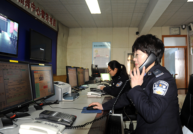 110接警民警的“酸甜苦辣”