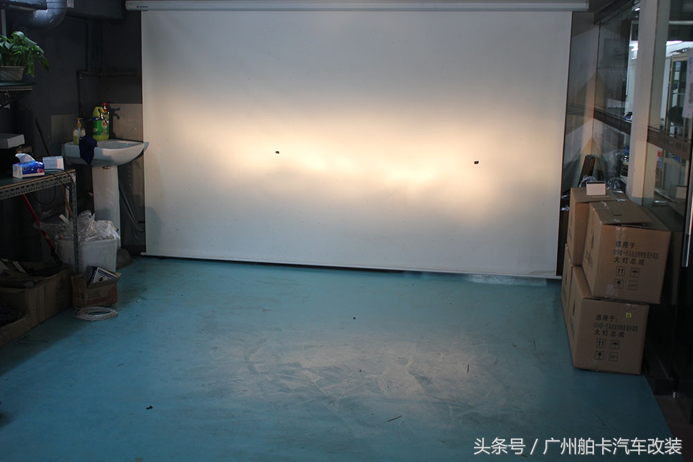 福特翼搏的灯光使用图片,福特翼搏大灯灯光一边高一边低