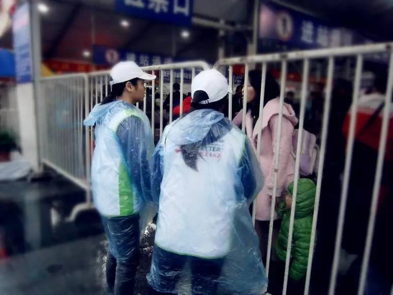 2008年广州火车站春运真实情况,2007年的广州火车站春运视频