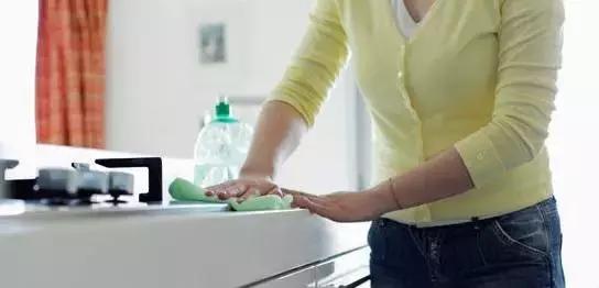 这是一篇清洁瓷砖的文章,不看你会很难过