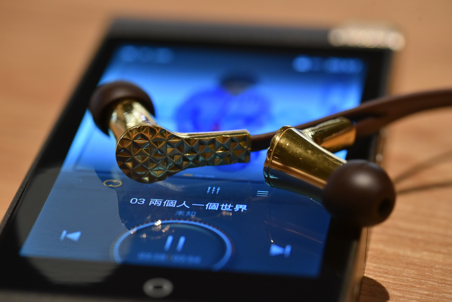 十周年纪念款耳机,周年纪念金饰品