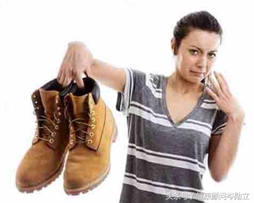 湿气重脚臭怎么解决,脚臭到底是不是有什么病啊