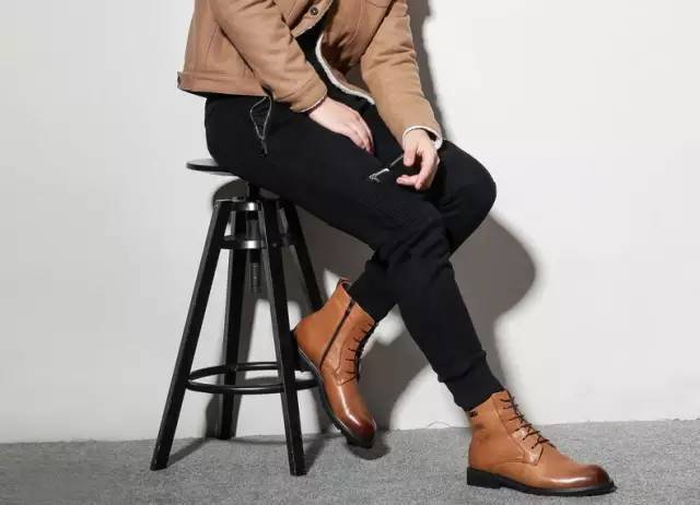 每个人都该有一双马丁靴,每个人都有一双马丁靴