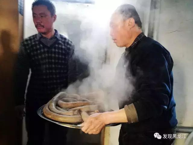 现场实拍农村一家人杀年猪全过程,东北农村真实生活杀年猪