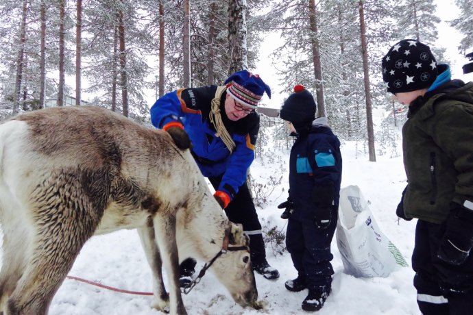 雪地桑拿和裸奔，北极光啊我等到花儿也谢了