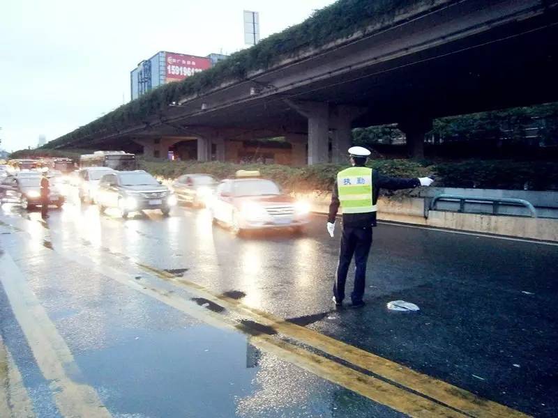 2008年广州火车站春运真实情况,2007年的广州火车站春运视频