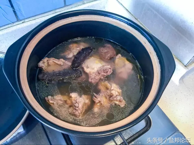 海参和鸡汤哪个营养高,夏天海参炖什么吃增强免疫力