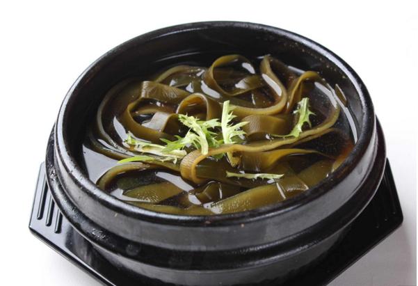 生产后大肚子难看想减肥但是又怕影响宝宝喝奶？怎么办？