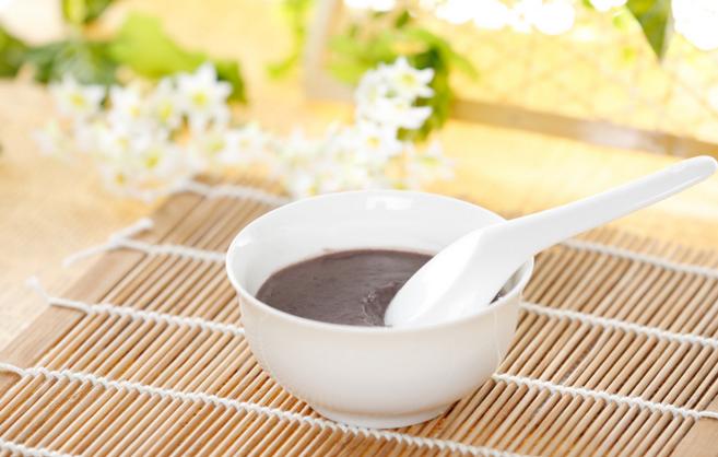 生产后大肚子难看想减肥但是又怕影响宝宝喝奶？怎么办？