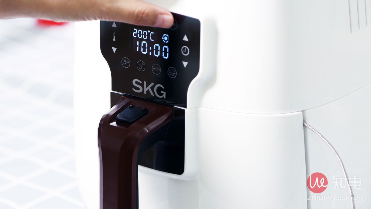 SKG4627空气炸锅评测:在家就能做出美味鸡翅!