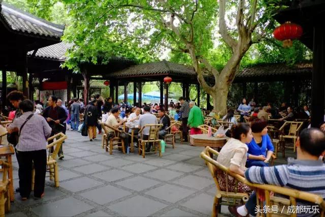 对不起，我们就爱待在成都！