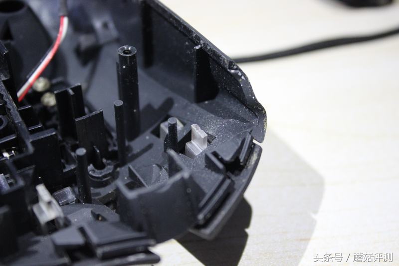 雷蛇帝王蟒微动鼠标更换,雷蛇蝰蛇鼠标更换微动视频