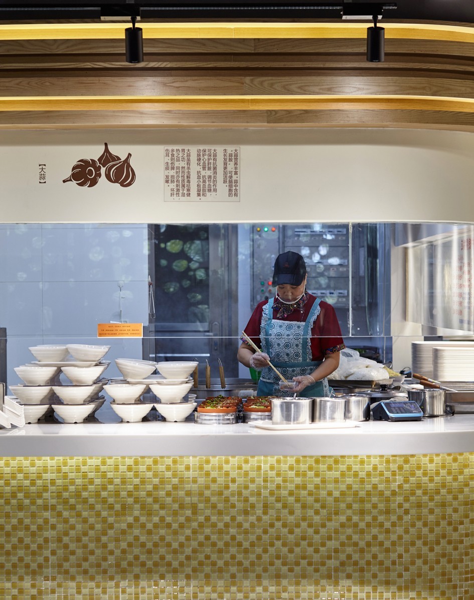 现代办公楼设计高级感,珠海现代简约办公楼会议室装修